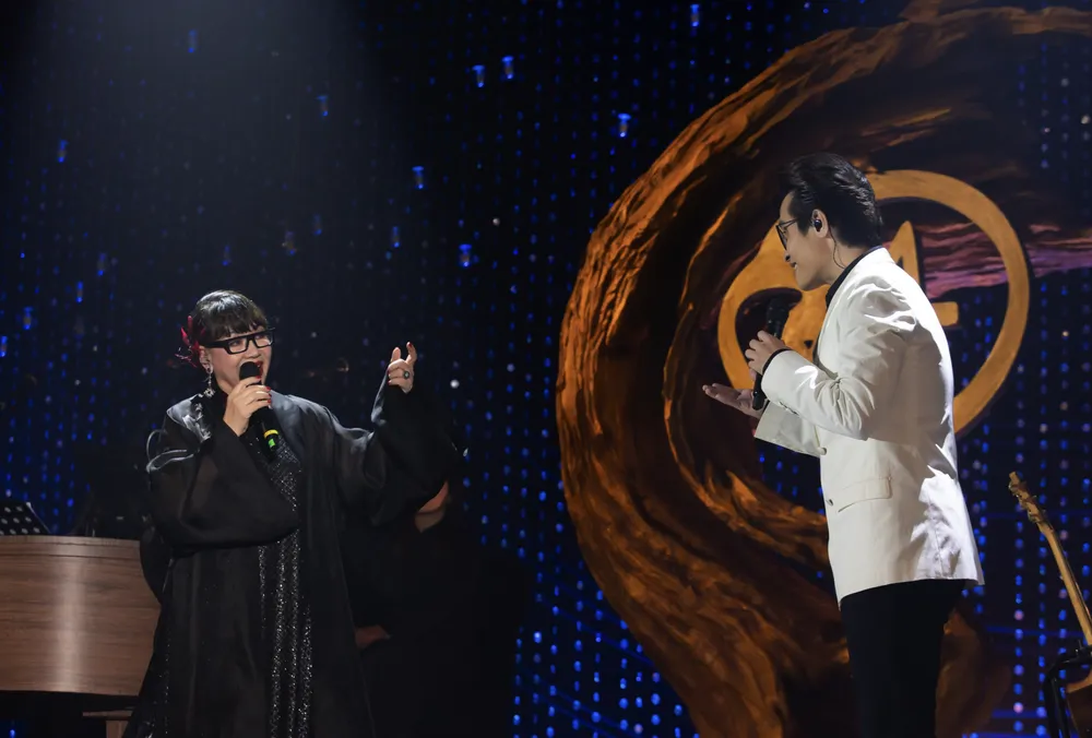 Trịnh Vĩnh Trinh song ca cùng Hà Anh Tuấn