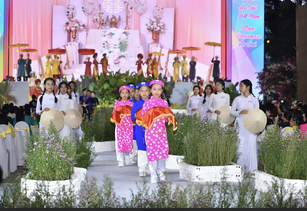 Cuộc thi Duyên dáng áo dài TPHCM có 400 thí sinh thi bảng cá nhân, gần 30 tập thể dự thi. Ảnh: BTC Cuộc thi Duyên dáng áo dài TPHCM có 400 thí sinh thi bảng cá nhân, gần 30 tập thể dự thi. Ảnh: BTC