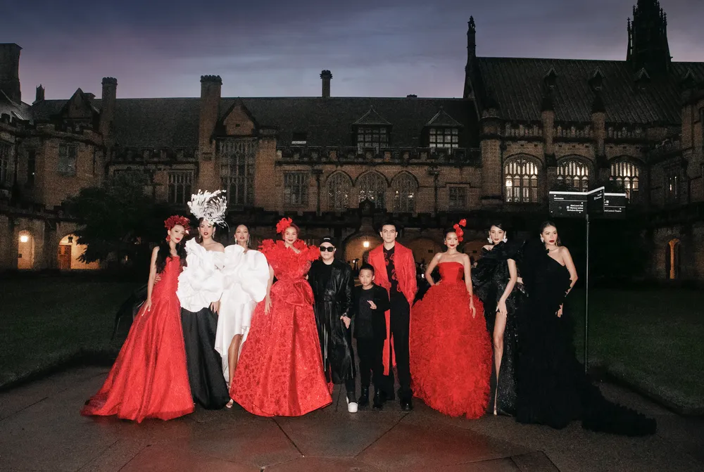 Show thời trang là một hoạt động trong khuôn khổ kỷ niệm 50 năm thiết lập quan hệ ngoại giao Việt Nam - Australia. Ảnh: Kiếng Cận