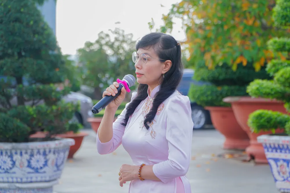 Đồng chí Nguyễn Thị Kim Dung, Phó Bí thư Thường trực Đảng ủy Khối Dân - Chính - Đảng TPHCM phát biểu tại lễ tuyên dương Đồng chí Nguyễn Thị Kim Dung, Phó Bí thư Thường trực Đảng ủy Khối Dân - Chính - Đảng TPHCM phát biểu tại lễ tuyên dương