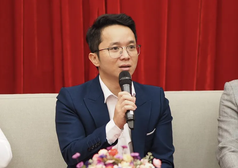 Nhà báo Đỗ Thiện, Thư ký toà soạn, Trưởng ban Truyền hình - Đa nền tảng Báo Pháp luật TPHCM, chia sẻ "Góc nhìn về cuộc đua số hóa và nỗ lực chuyển mình của báo chí tại Việt Nam”. Ảnh: ĐỨC CƯỜNG