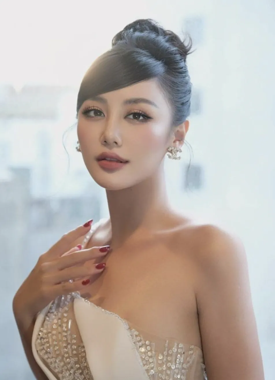 Ca sĩ Văn Mai Hương