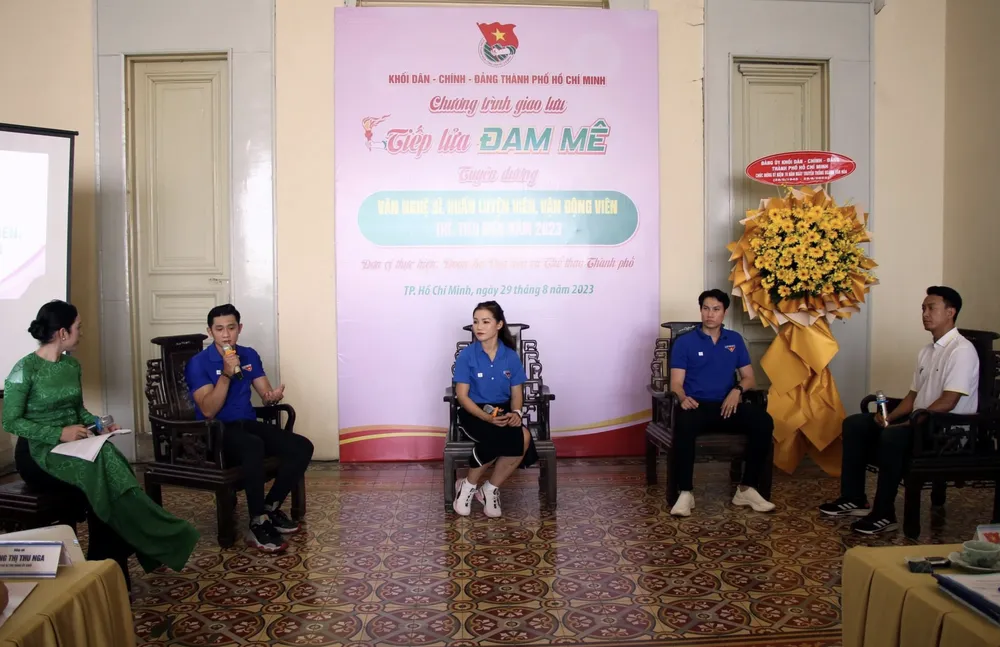 Giao lưu “Tiếp lửa đam mê” cùng 4 gương đoàn viên, thanh niên tiêu biểu