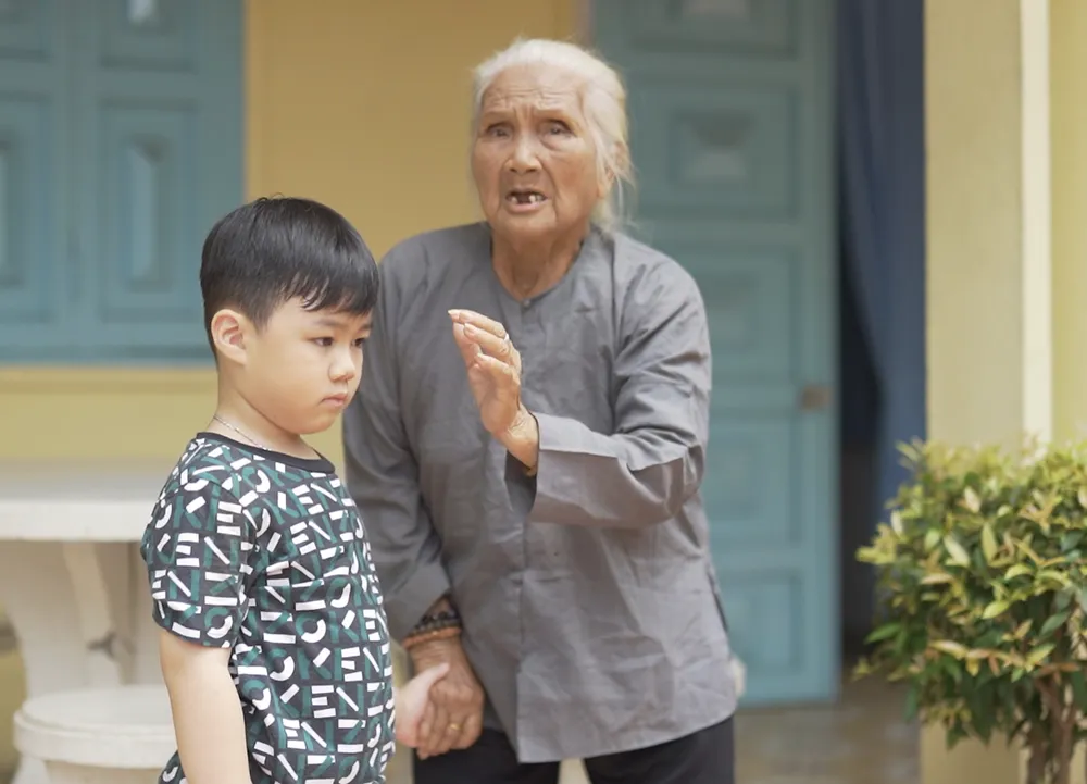 Hình ảnh trong MV Cha