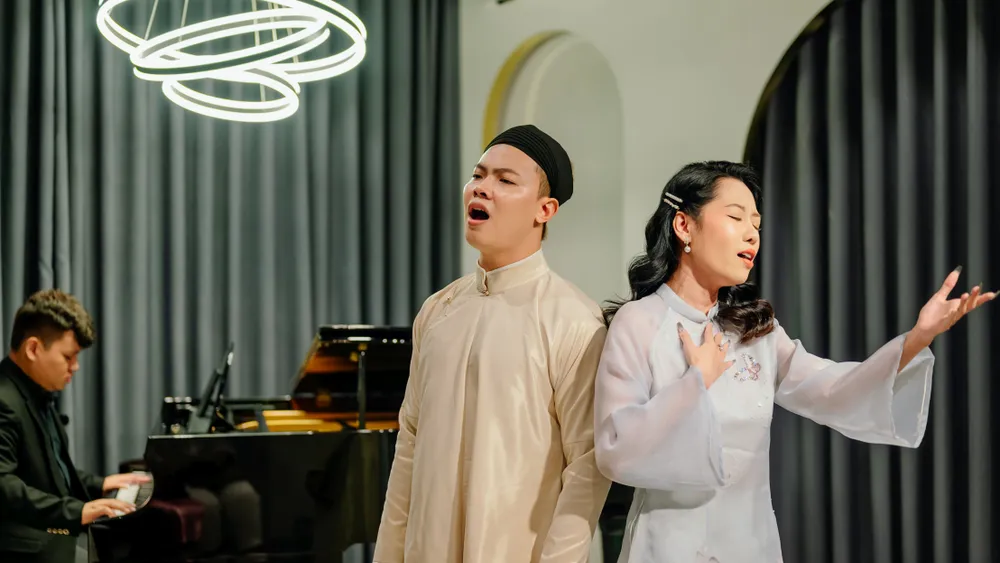 Thế Huy song ca cùng Thanh Nguyên