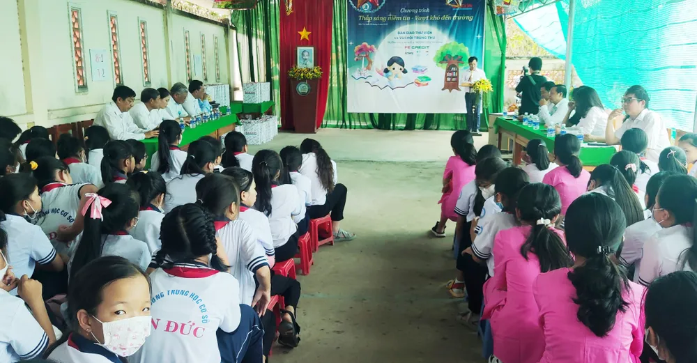 Chương trình "Vui hội Trung thu 2023" do Báo SGGP phối hợp các đơn vị tổ chức tại Trường THCS An Đức. Ảnh: VIỆT NGA