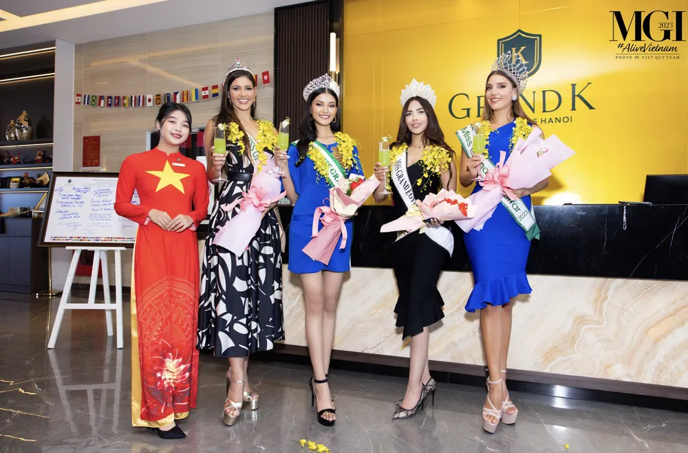 Thí sinh Miss Grand International học tiếng Việt khi đến Việt Nam Thí sinh Miss Grand International học tiếng Việt khi đến Việt Nam