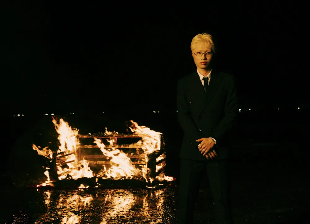 Một Obito khác lạ trưởng thành trong album đầu tay