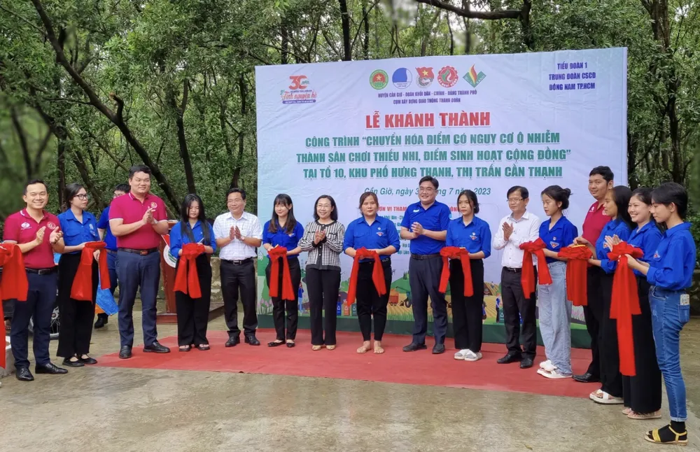 Khánh thành công trình chuyển hóa điểm ô nhiễm thành điểm sinh hoạt cộng đồng tại tổ 10, khu phố Hưng Thạnh, thị trấn Cần Thạnh, huyện Cần Giờ, trị giá 110 triệu đồng Khánh thành công trình chuyển hóa điểm ô nhiễm thành điểm sinh hoạt cộng đồng tại tổ 10, khu phố Hưng Thạnh, thị trấn Cần Thạnh, huyện Cần Giờ, trị giá 110 triệu đồng