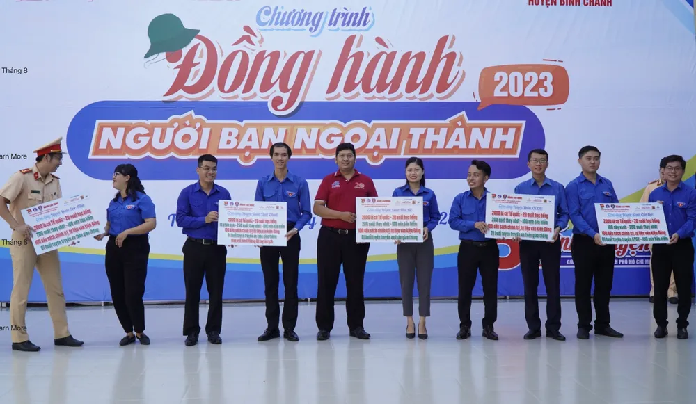 Chương trình "Đồng hành cùng người bạn ngoại thành" Chương trình "Đồng hành cùng người bạn ngoại thành"