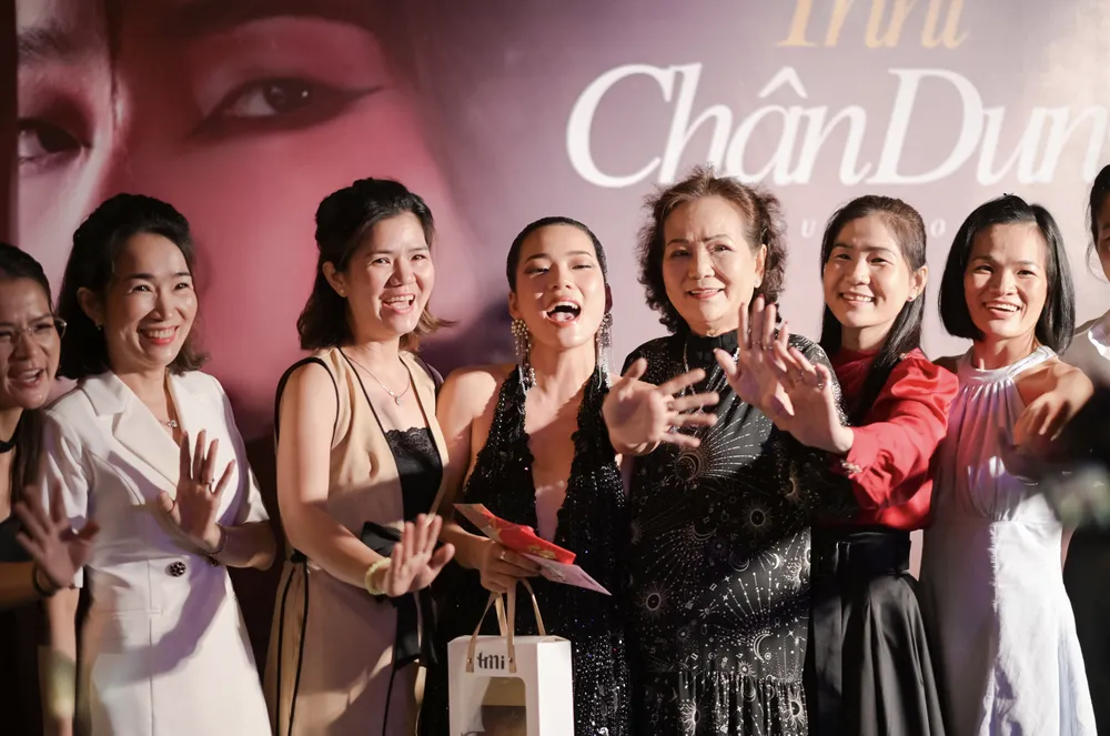 Trini - "nàng thơ Quốc Bảo" từng bị gia đình phản đối ca hát nhưng hiện tại đã được ủng hộ