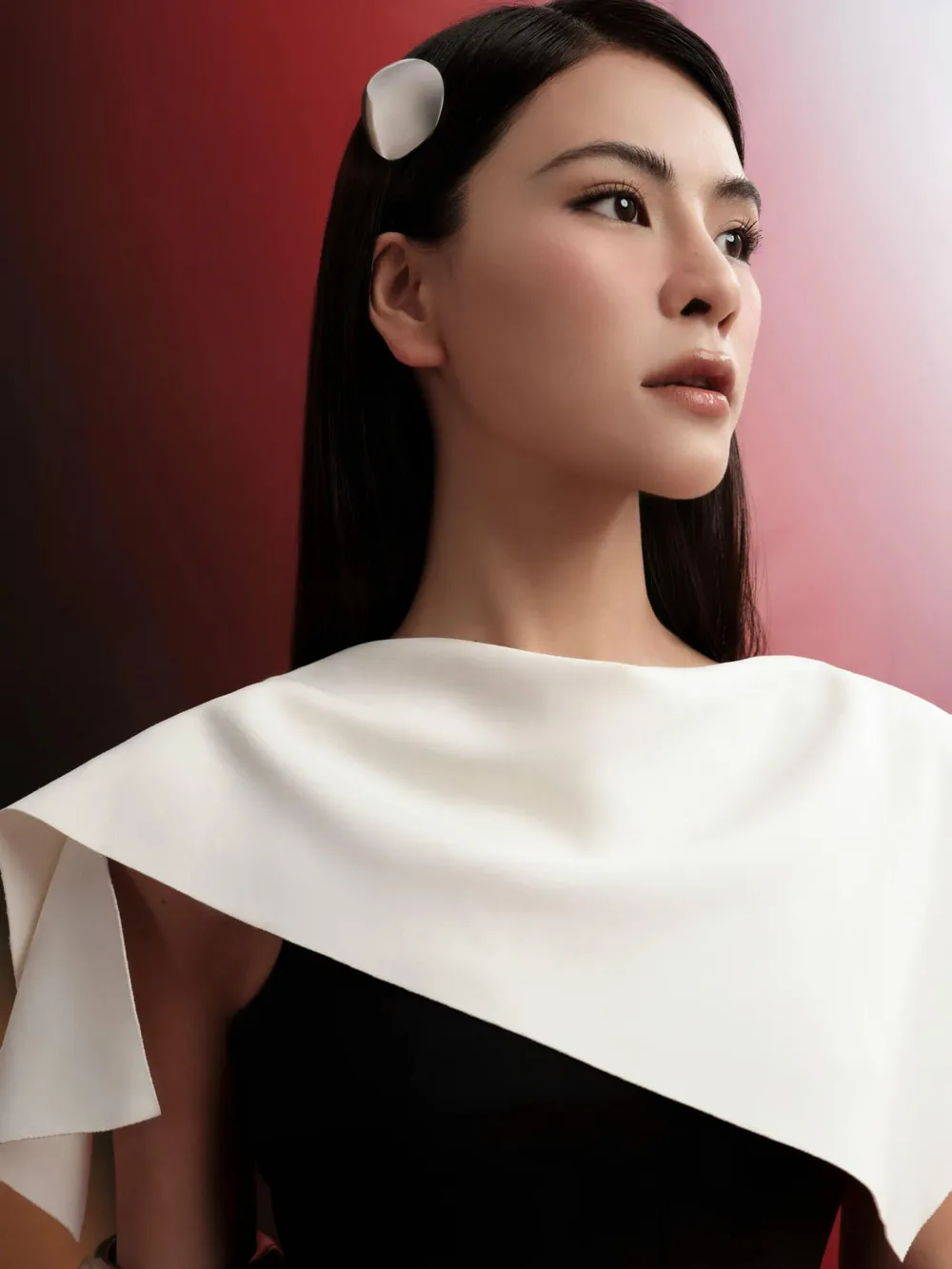 Hà Nhi ra mắt MV Ai lau đôi mi hoen