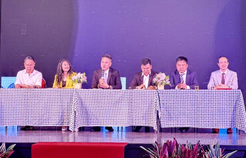 Ban tổ chức thông tin về cuộc thi Ban tổ chức thông tin về cuộc thi