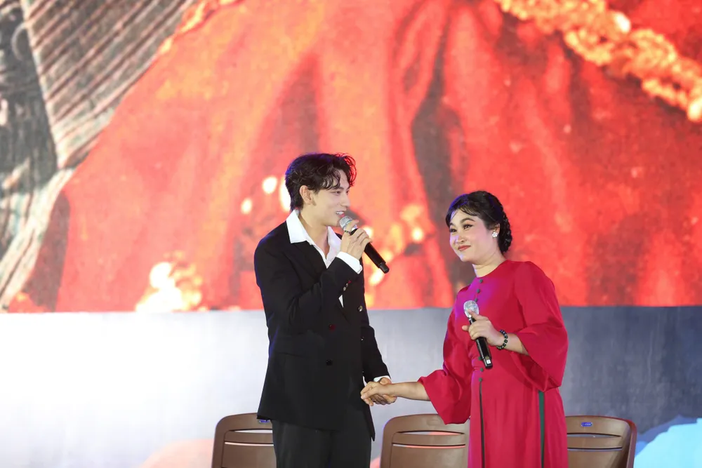 z5325385101425_2061c265544fdaf1a3d06214b3ac98e3 (1).jpg