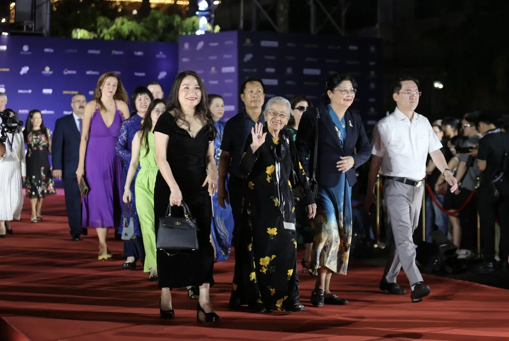 Ảnh chụp Màn hình 2024-04-13 lúc 19.54.45.png