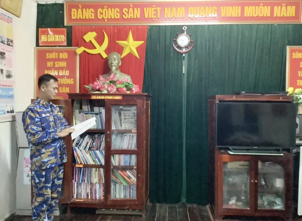 Đại úy Nguyễn Công Hiệu - Phó Chỉ huy trưởng Nhà giàn DK1-10.jpg