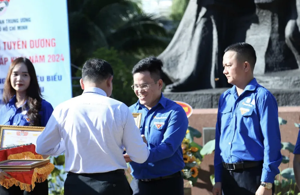 Ảnh chụp Màn hình 2024-11-09 lúc 20.25.03.png