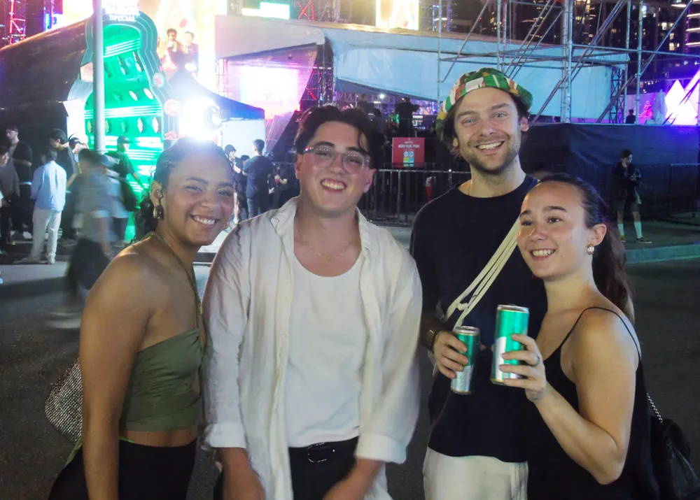 NhÃ³m báº¡n ngÆ°á»i PhÃ¡p Äáº¿n thÄm TP.HCM.JPG