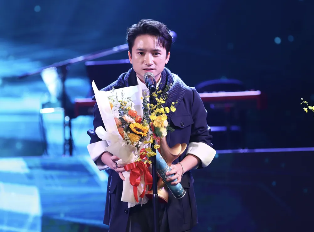 Ảnh chụp Màn hình 2025-03-06 lúc 04.10.38.png