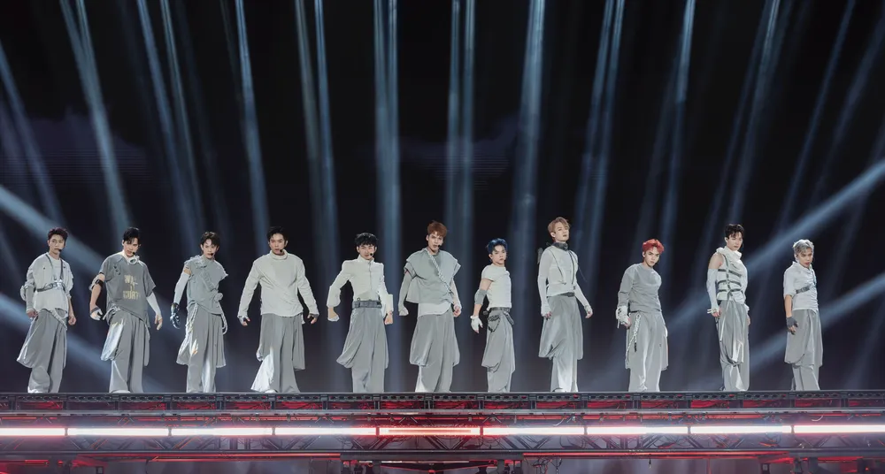 Đội hình Tân Binh Thăng Cấp (Việt Nam) trình diễn