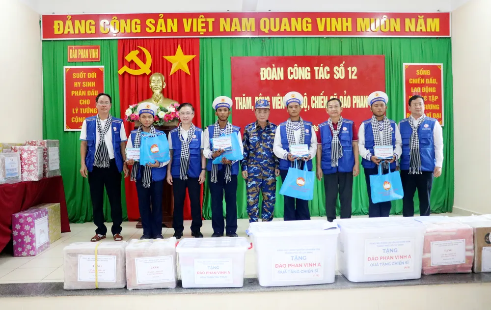 Phan Vinh.jpg