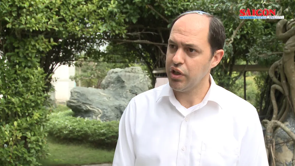 Bến Tre áp dụng công nghệ tưới nhỏ giọt của Israel