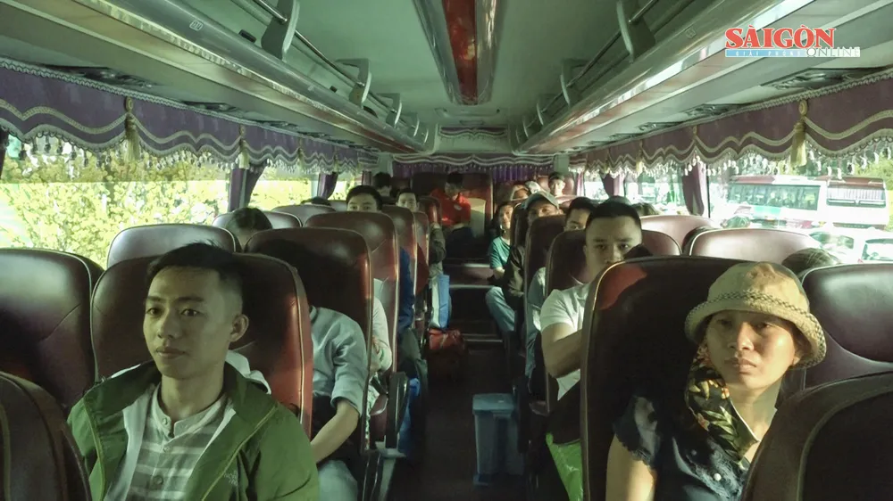 1.000 công nhân về quê đón Tết 