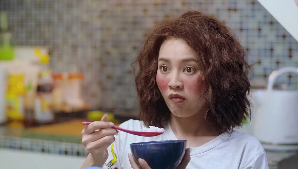 Khán giả cười không ngớt trước vẻ “hậu đậu” của An Chi trong Mối tình đầu của tôi ảnh 4