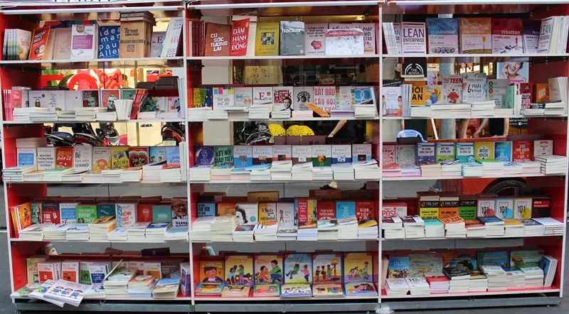 Hãy đến trải nghiệm đường hoa và đường sách rất thú vị trong kỳ nghỉ tết ở TPHCM ảnh 15