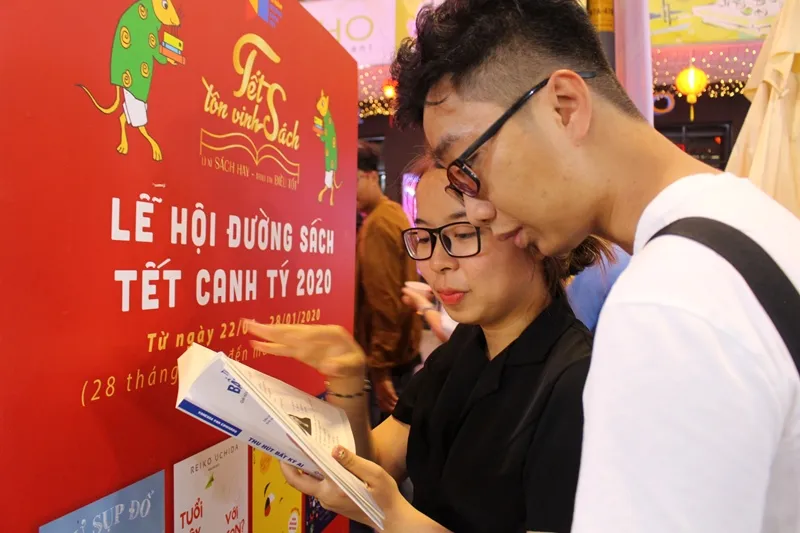 Hãy đến trải nghiệm đường hoa và đường sách rất thú vị trong kỳ nghỉ tết ở TPHCM ảnh 18