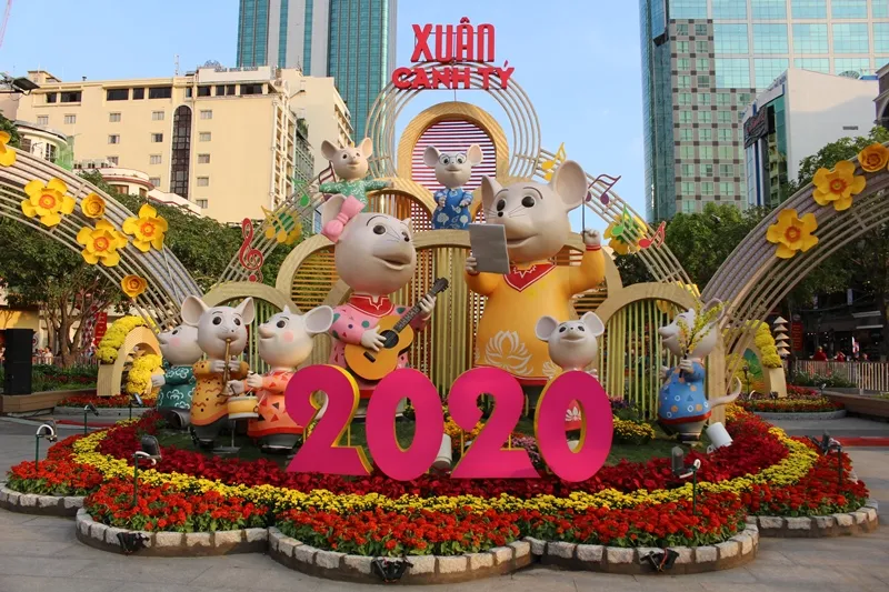 Hãy đến trải nghiệm đường hoa và đường sách rất thú vị trong kỳ nghỉ tết ở TPHCM ảnh 1