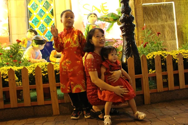 Chiêm ngưỡng màn bắn pháo hoa rực rỡ mừng năm mới Canh Tý 2020 tại TPHCM ảnh 7