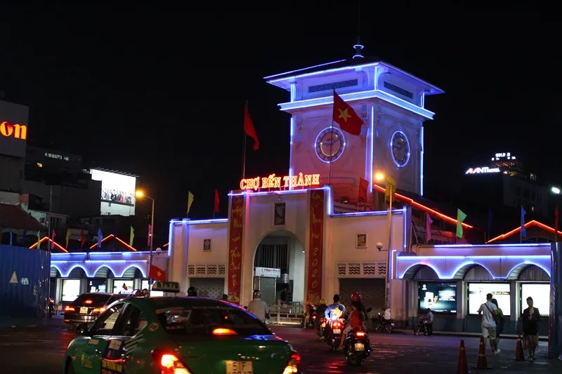 Chiêm ngưỡng màn bắn pháo hoa rực rỡ mừng năm mới Canh Tý 2020 tại TPHCM ảnh 10