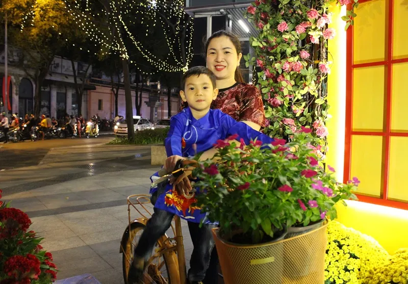 Chiêm ngưỡng màn bắn pháo hoa rực rỡ mừng năm mới Canh Tý 2020 tại TPHCM ảnh 12