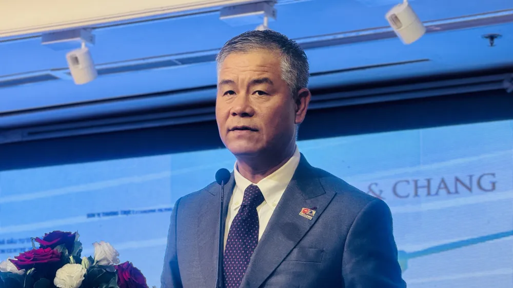 Ông Nguyễn Xuân Thắng, Phó Chủ tịch EuroCham, Tổng Giám đốc Schaeffler Việt Nam nêu ý kiến tại diễn đàn. Ảnh: Đình Dư