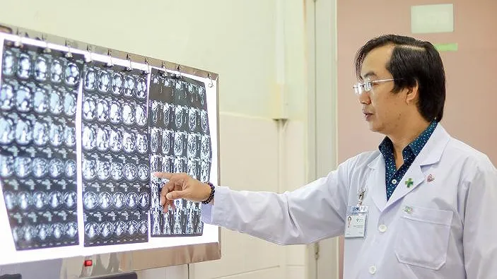 Chuyện hy hữu: Cứu được bệnh nhân bị xương cá đâm thủng ruột thừa ảnh 1