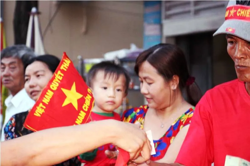 Cả nước vỡ òa trước kỳ tích của U23 Việt Nam ảnh 56