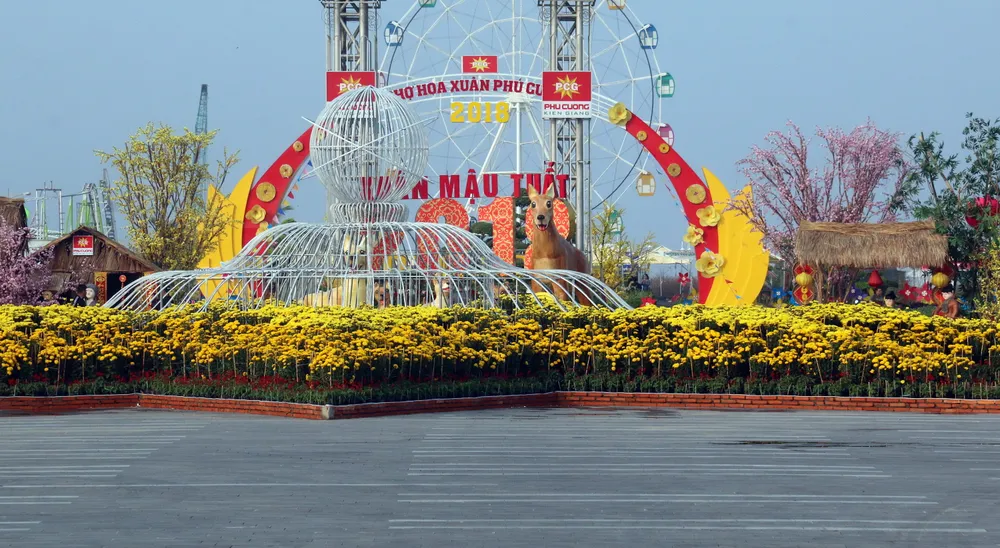 Chợ hoa Xuân Mậu Tuất 2018 tại thành phố biển Rạch Giá. Ảnh: VĨNH THUẬN