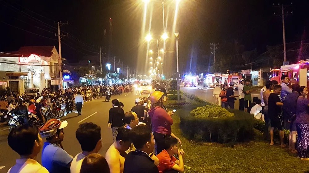 Đã khống chế vụ hỏa hoạn lớn trong đêm tại KCN Trà Nóc 1, TP Cần Thơ ảnh 8