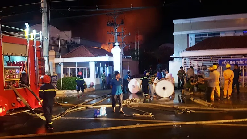 Đã khống chế vụ hỏa hoạn lớn trong đêm tại KCN Trà Nóc 1, TP Cần Thơ ảnh 9