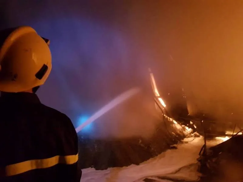 Đã khống chế vụ hỏa hoạn lớn trong đêm tại KCN Trà Nóc 1, TP Cần Thơ ảnh 4