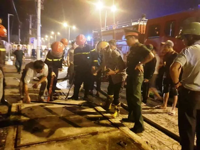 Đã khống chế vụ hỏa hoạn lớn trong đêm tại KCN Trà Nóc 1, TP Cần Thơ ảnh 5