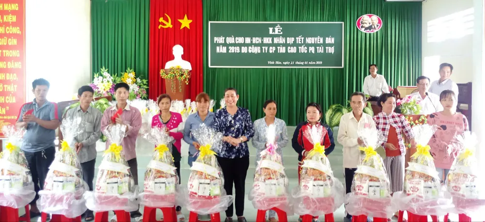 Mặt trận Tổ quốc Việt Nam chăm lo tết cho người nghèo ĐBSCL ảnh 2