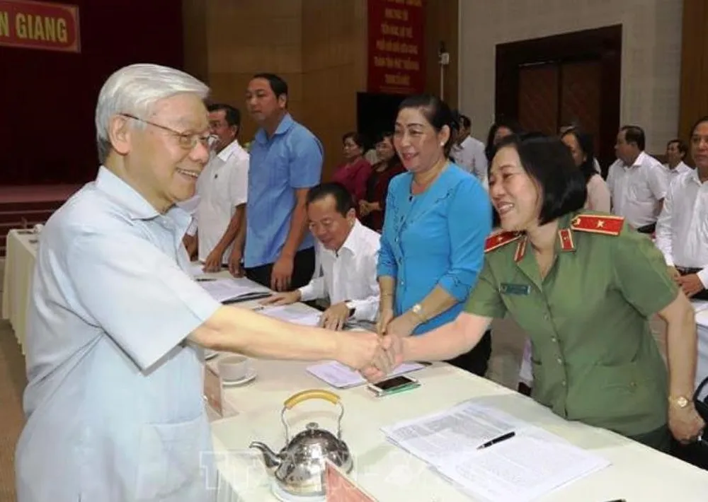 Tổng Bí thư, Chủ tịch nước Nguyễn Phú Trọng thăm, làm việc tại tỉnh Kiên Giang ảnh 1