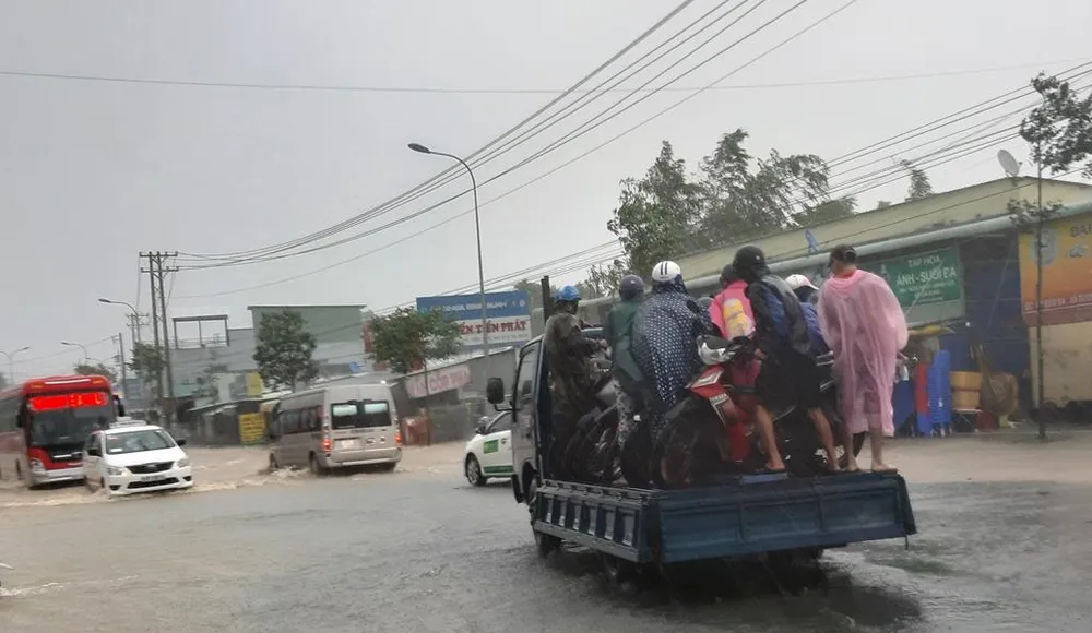 Đảo ngọc Phú Quốc “chìm” trong… biển nước ảnh 2