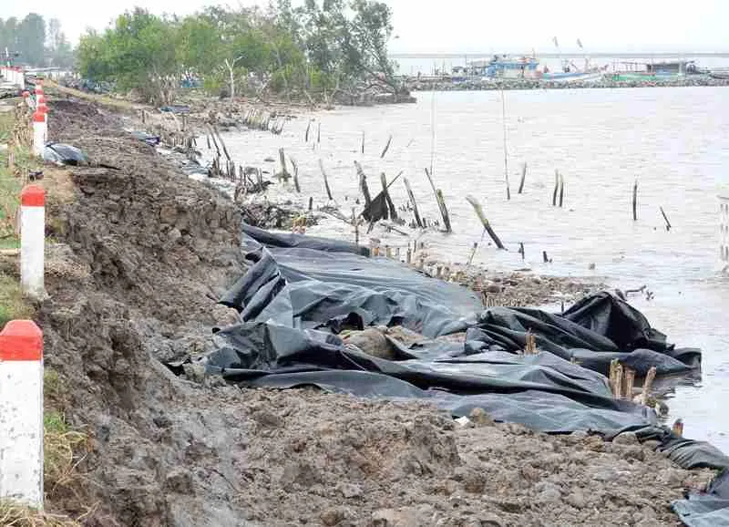 Mực nước lũ đầu nguồn sông Cửu Long đang lên ảnh 2