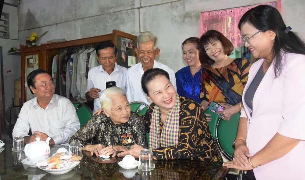 Chủ tịch Quốc hội Nguyễn Thị Kim Ngân: Đồng Tháp là điểm sáng trong mô hình liên kết nông dân ảnh 4