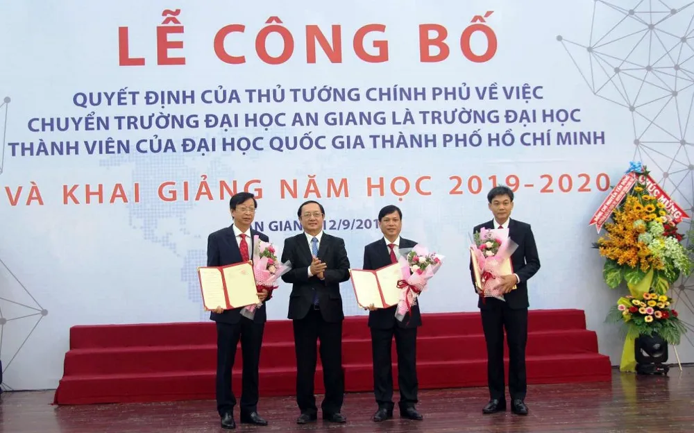 Chuyển Trường Đại học An Giang về Đại học Quốc gia TPHCM ảnh 1