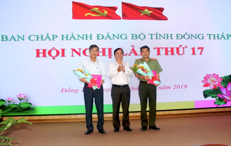 Công bố quyết định về công tác cán bộ ở Đồng Tháp ảnh 1