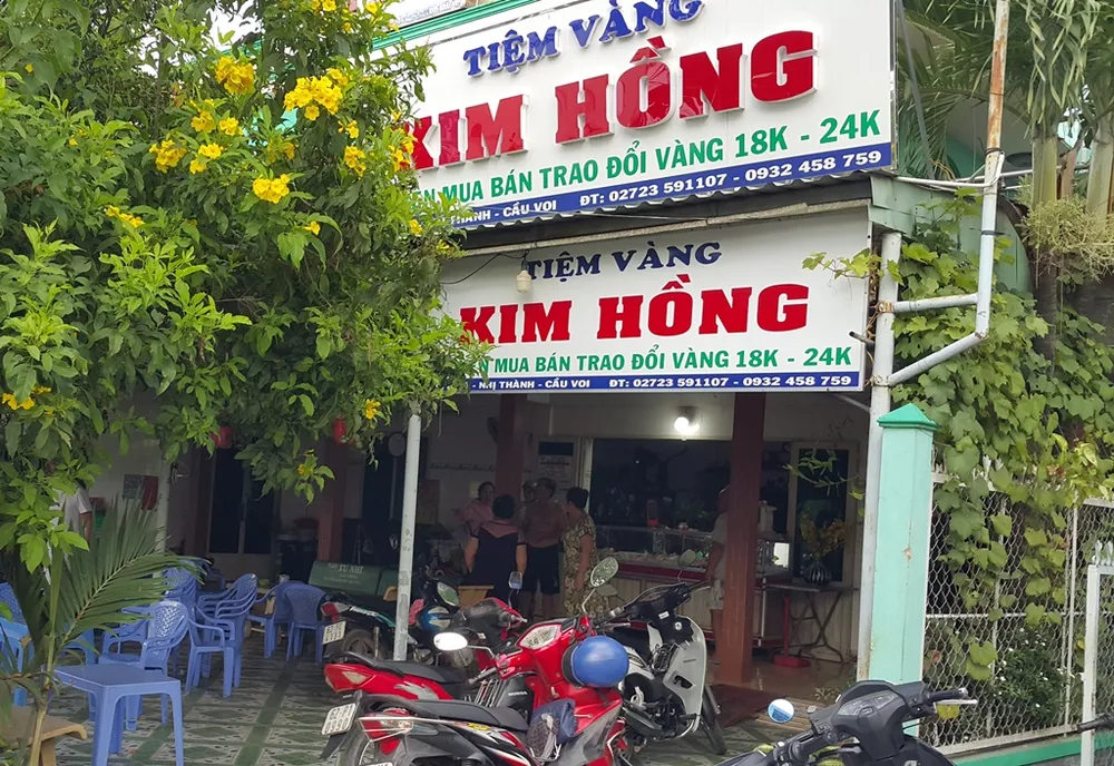 Dùng búa cướp tiệm vàng ở Long An ảnh 1